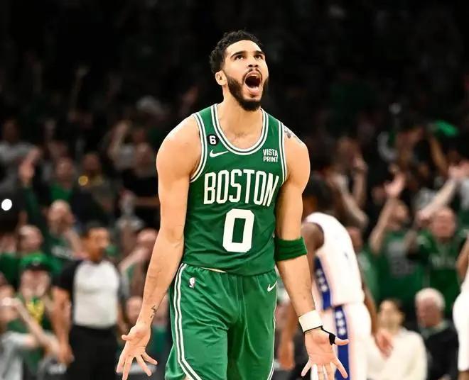 塔图姆迎来五赛季高光表现，SKT球迷沸腾！